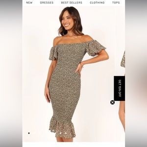 Petal & Pup Claire Shirred Bodycon Off Shoulder Midi Dress Size Small